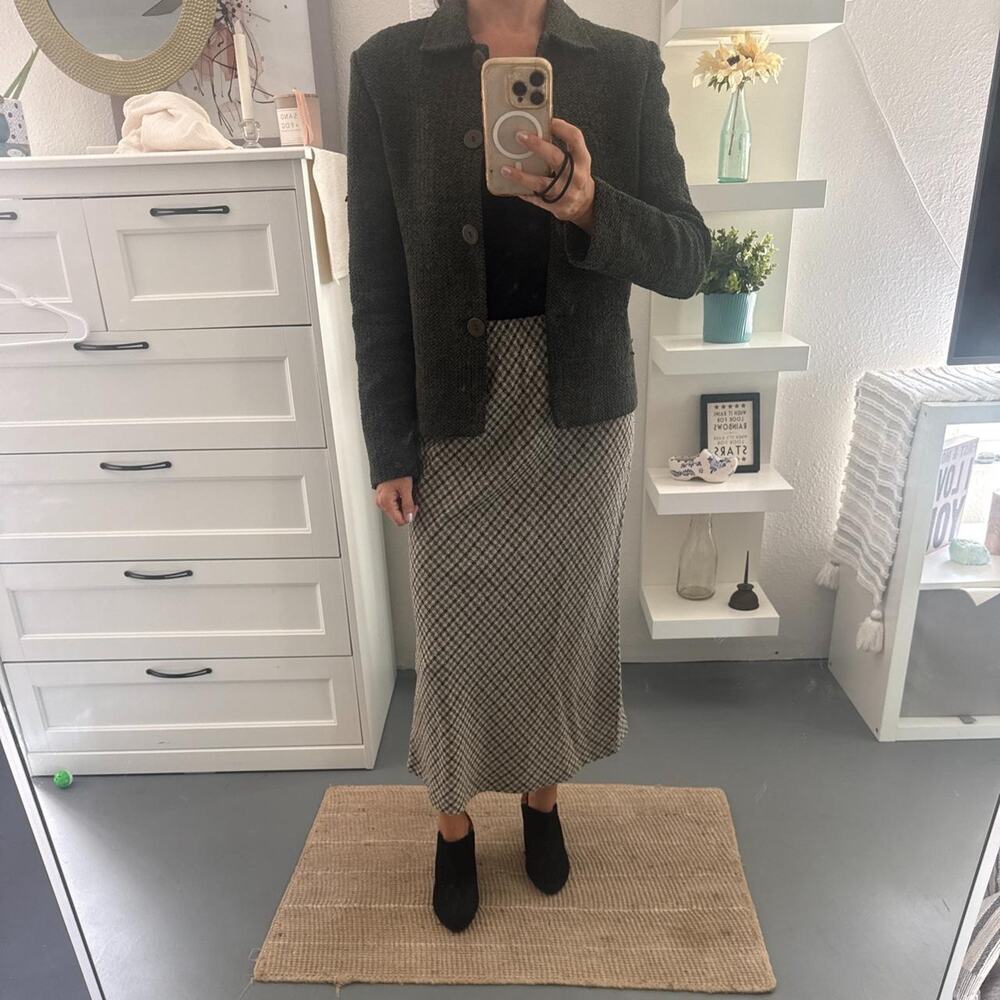 Jaclyn Smith checkered skirt with coordinated jacket